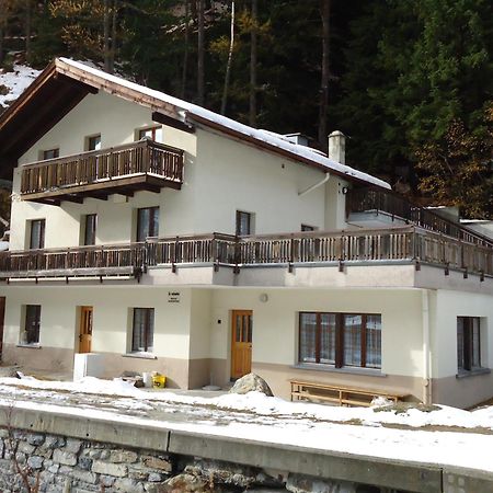 Haus Pickelschmiede Apartamento Saas-Grund Exterior foto